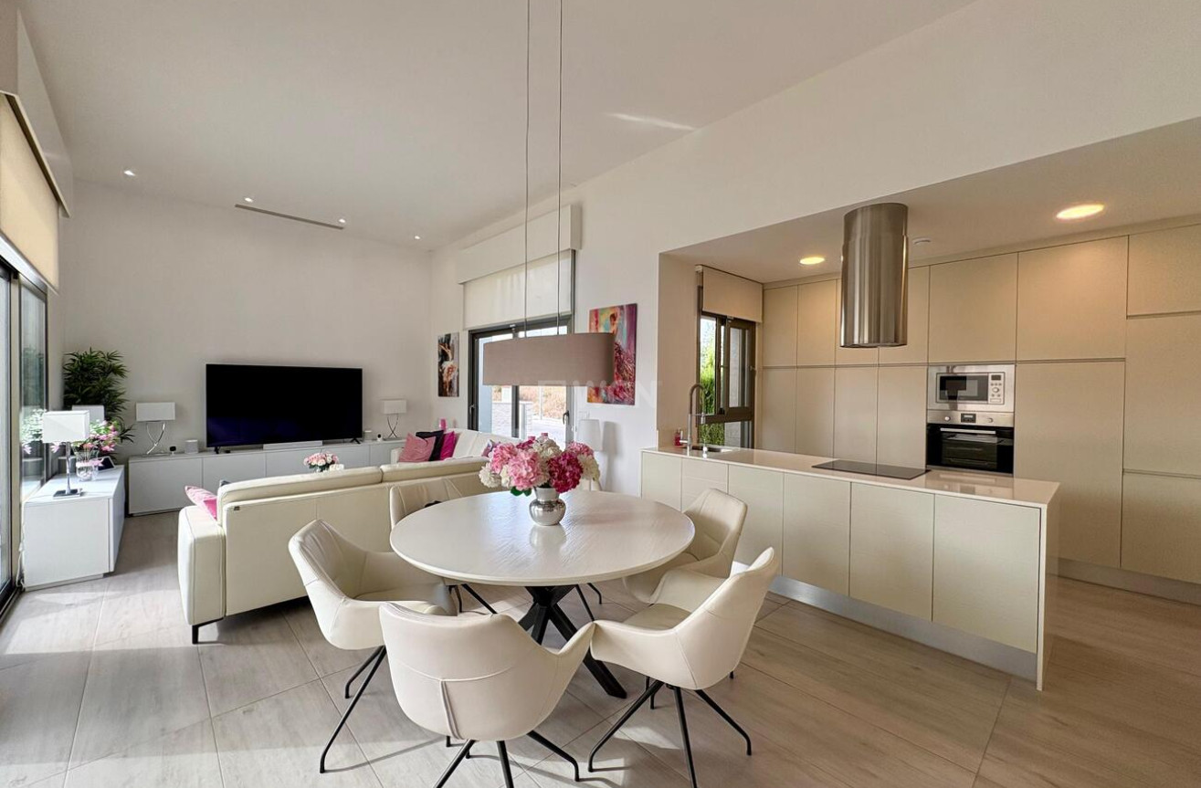 Odsprzedaż - Villa - Benijofar - Costa Blanca