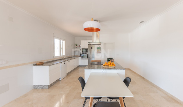 Resale - Villa - La Romana - Inland
