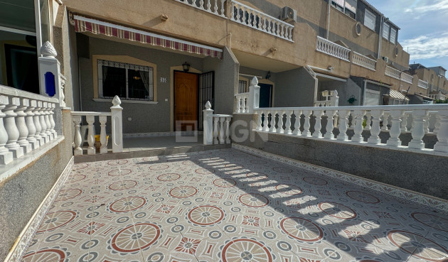 Odsprzedaż - Kamienica - Orihuela Costa - Costa Blanca