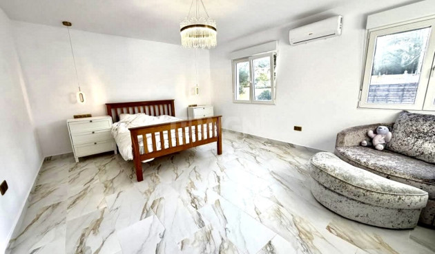 Resale - Villa - Villamartin - Costa Blanca