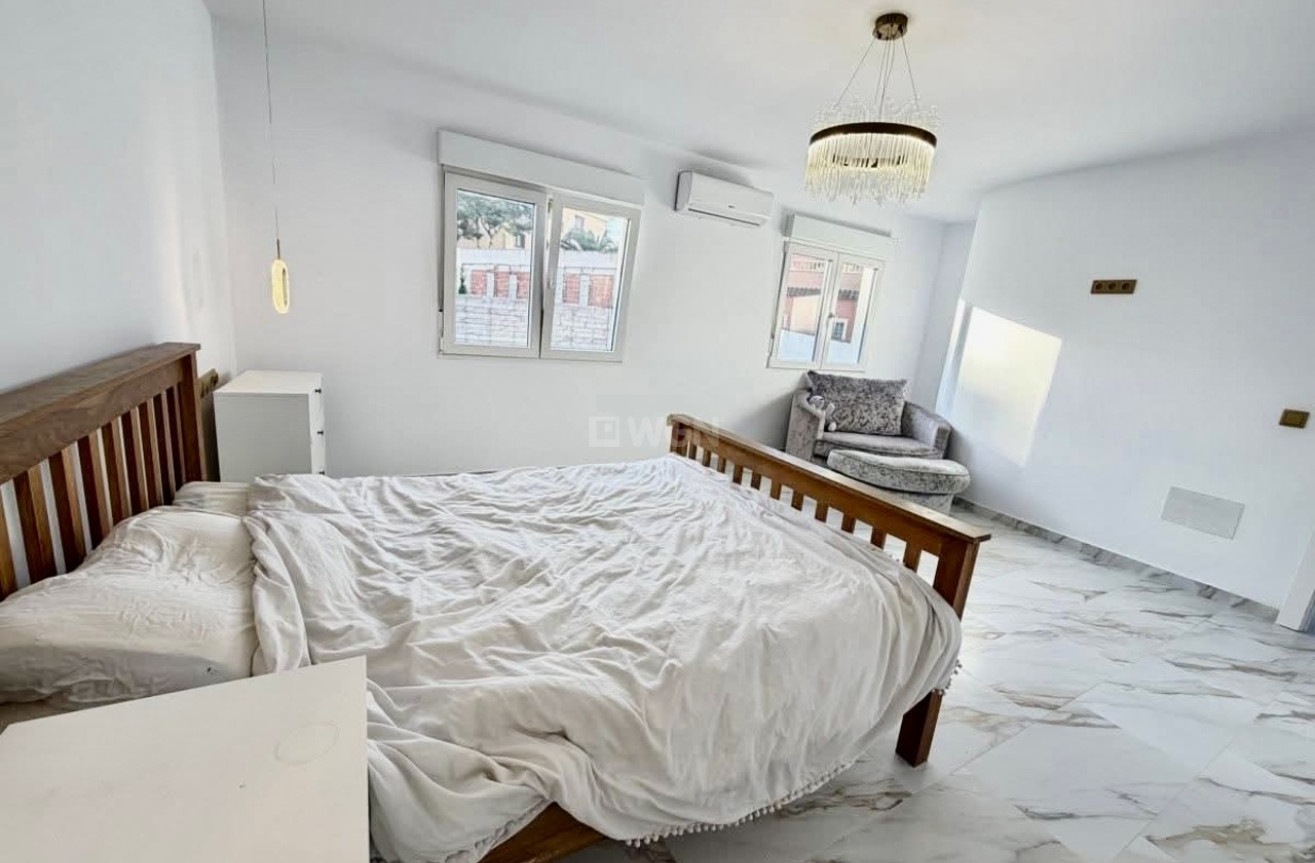 Resale - Villa - Villamartin - Costa Blanca