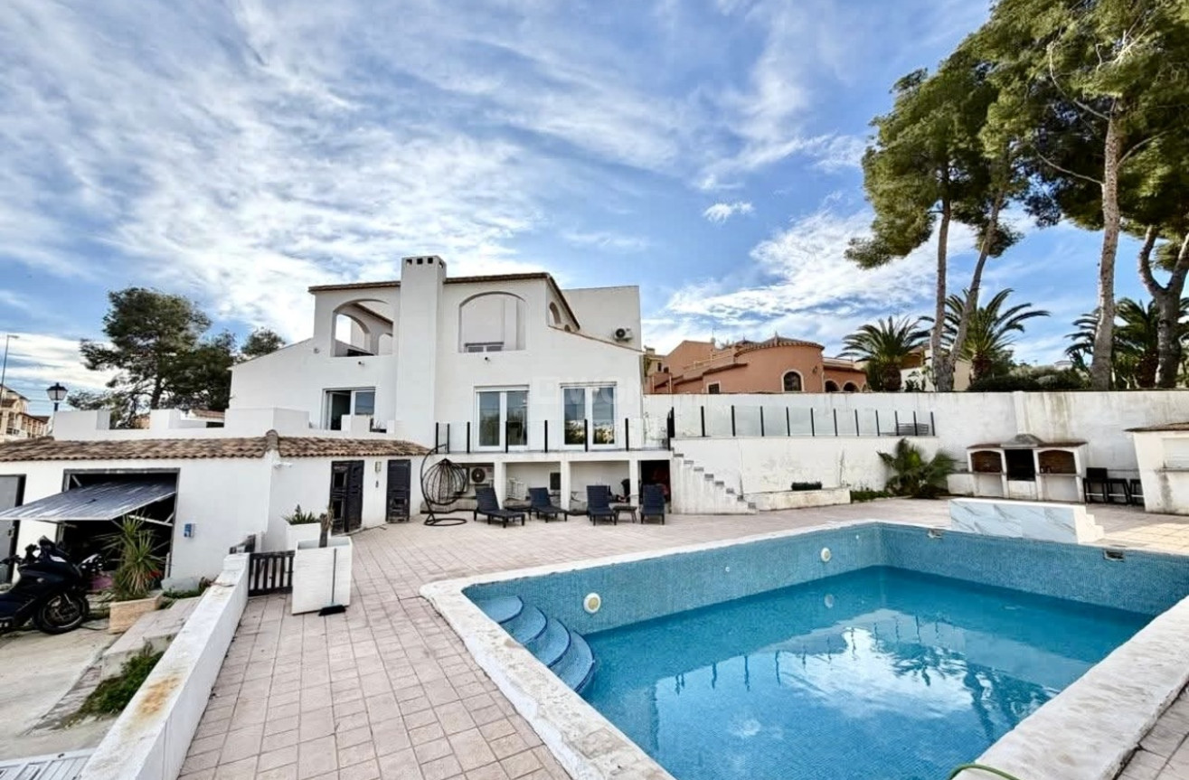 Resale - Villa - Villamartin - Costa Blanca