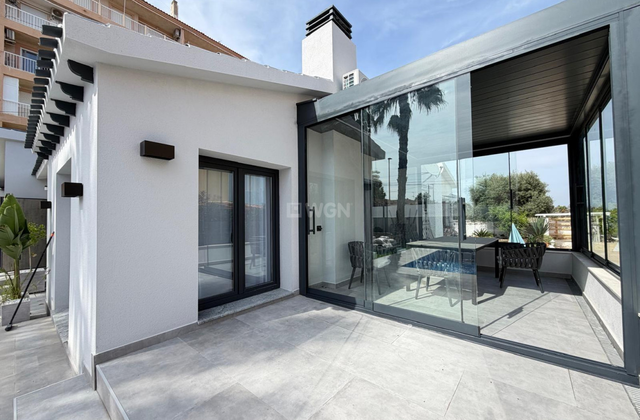 Resale - Villa - Torrevieja - Punta Prima