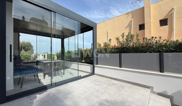 Resale - Villa - Torrevieja - Punta Prima