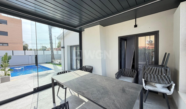 Resale - Villa - Torrevieja - Punta Prima