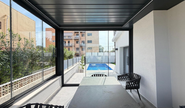 Resale - Villa - Torrevieja - Punta Prima