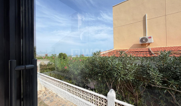 Resale - Villa - Torrevieja - Punta Prima