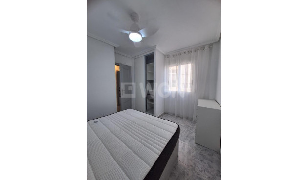 Resale - Apartment / flat - Torrevieja - Nueva Torrevieja
