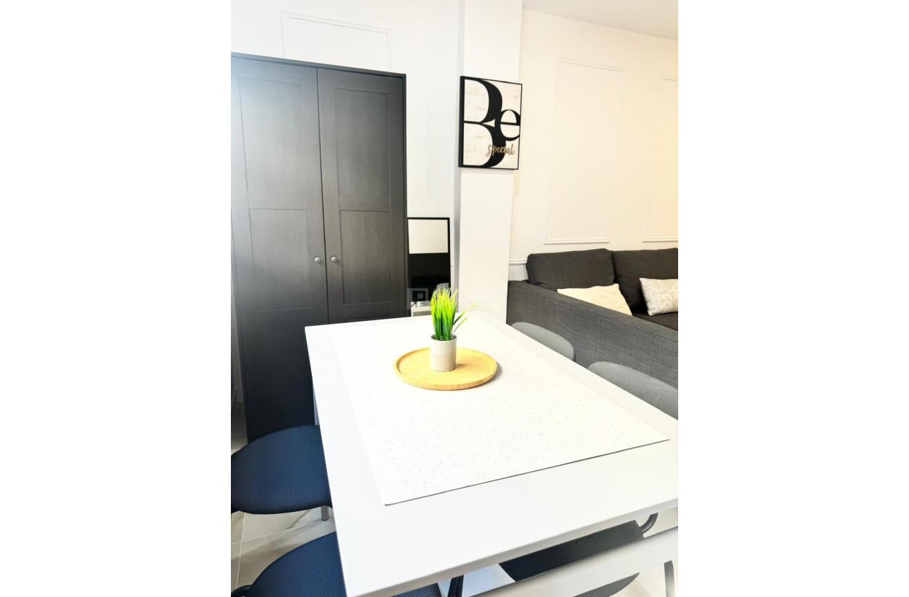 Wiederverkauf - Wohnung - Torrevieja - Centro