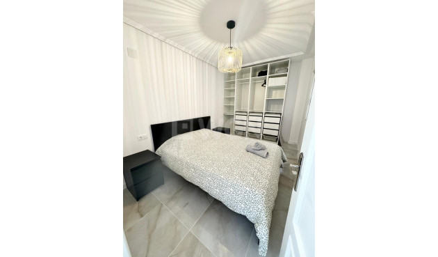 Wiederverkauf - Wohnung - Torrevieja - Centro