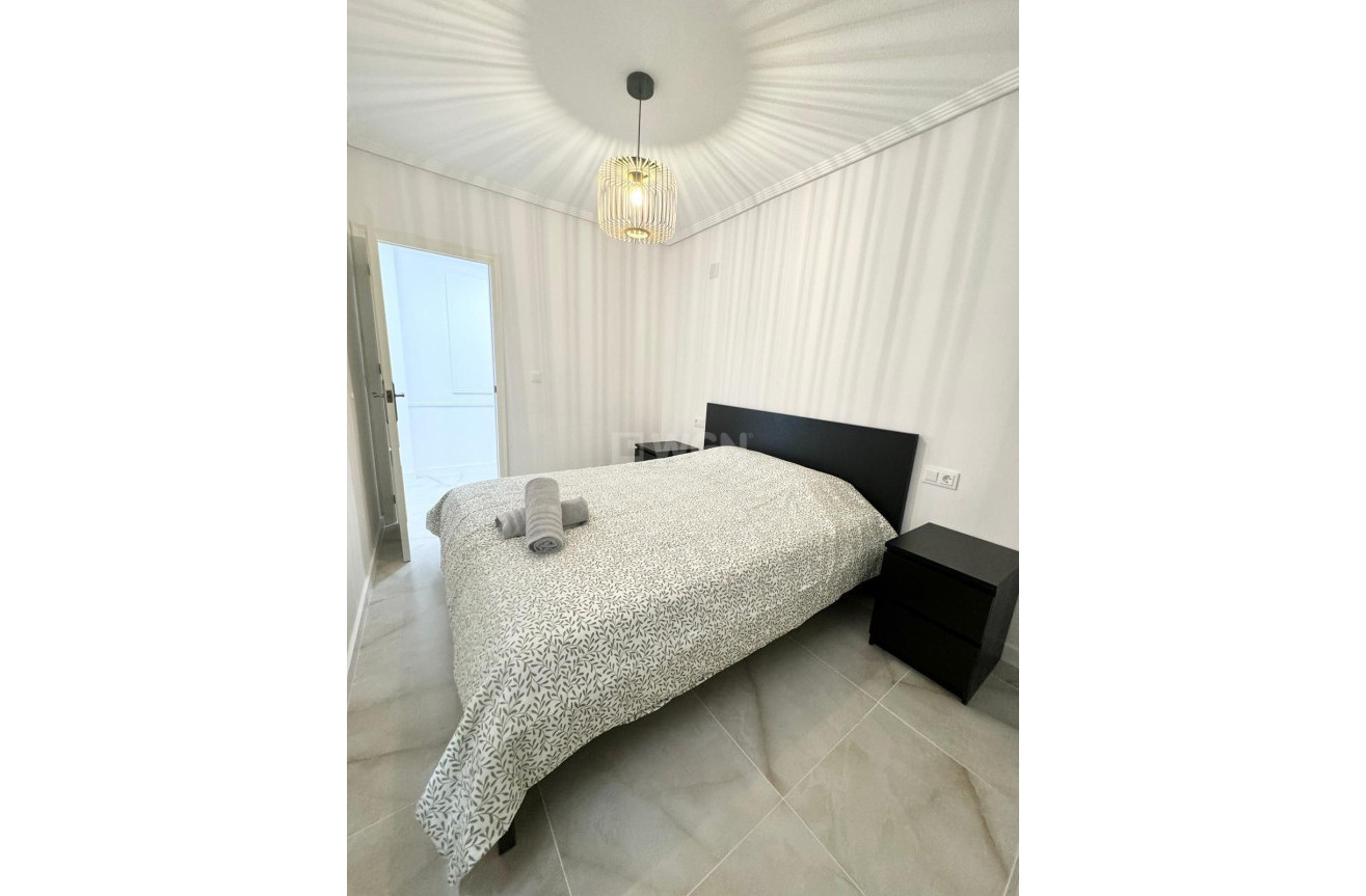 Wiederverkauf - Wohnung - Torrevieja - Centro