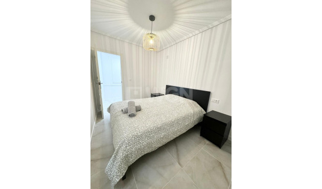 Wiederverkauf - Wohnung - Torrevieja - Centro