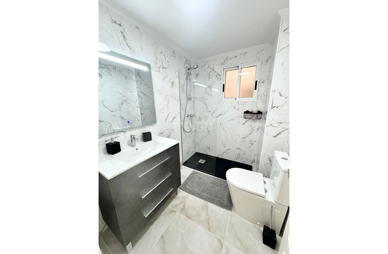 Wiederverkauf - Wohnung - Torrevieja - Centro