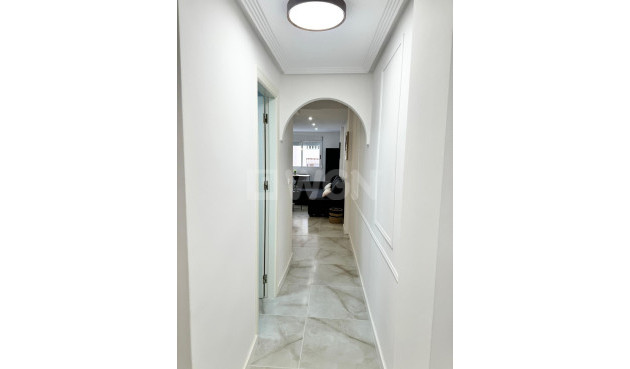 Wiederverkauf - Wohnung - Torrevieja - Centro