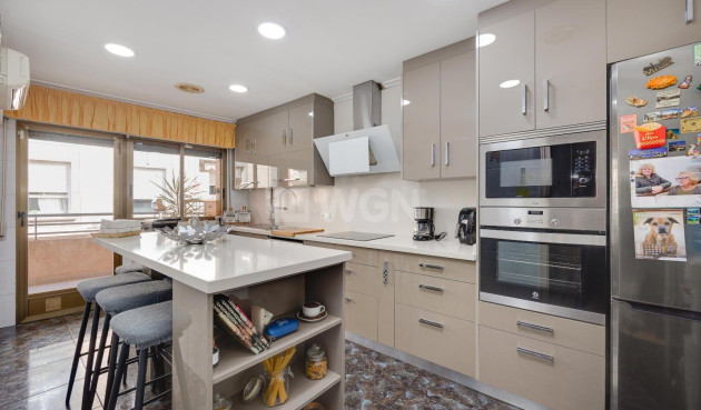 Wiederverkauf - Wohnung - Torrevieja - Centro