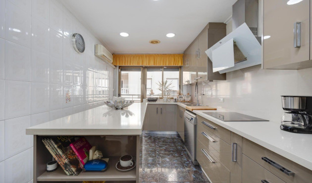 Wiederverkauf - Wohnung - Torrevieja - Centro