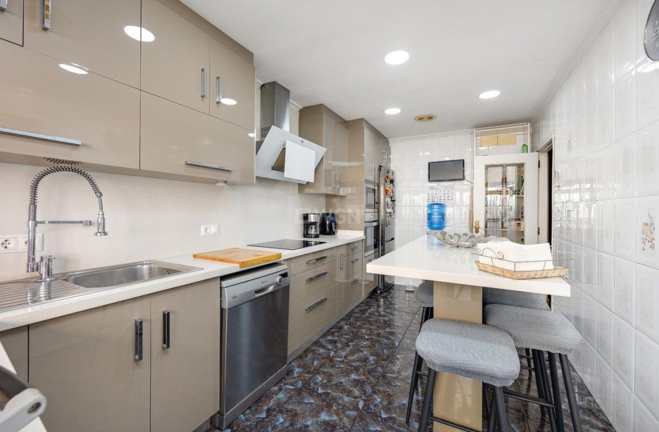 Wiederverkauf - Wohnung - Torrevieja - Centro