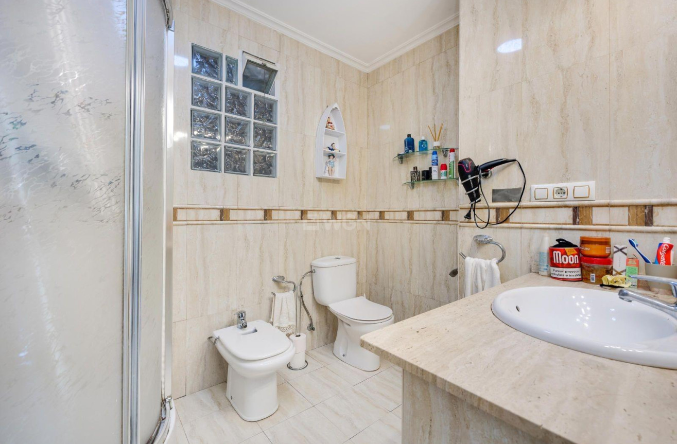 Wiederverkauf - Wohnung - Torrevieja - Centro