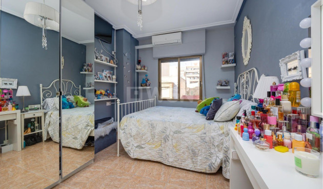 Wiederverkauf - Wohnung - Torrevieja - Centro
