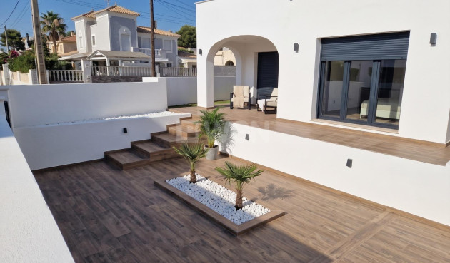 Resale - Villa - Torrevieja - Los Balcones - Los Altos del Edén