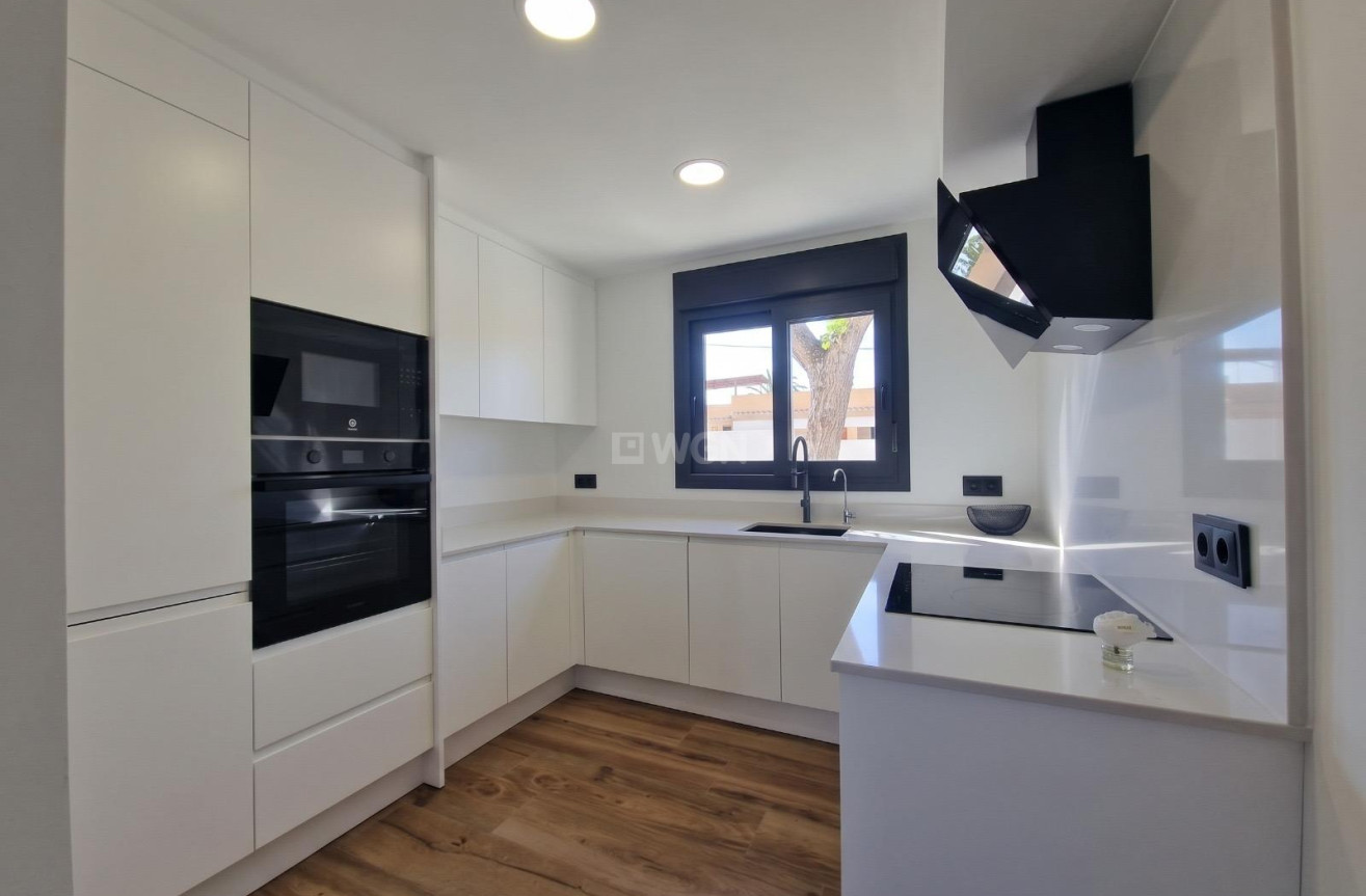 Resale - Villa - Torrevieja - Los Balcones - Los Altos del Edén