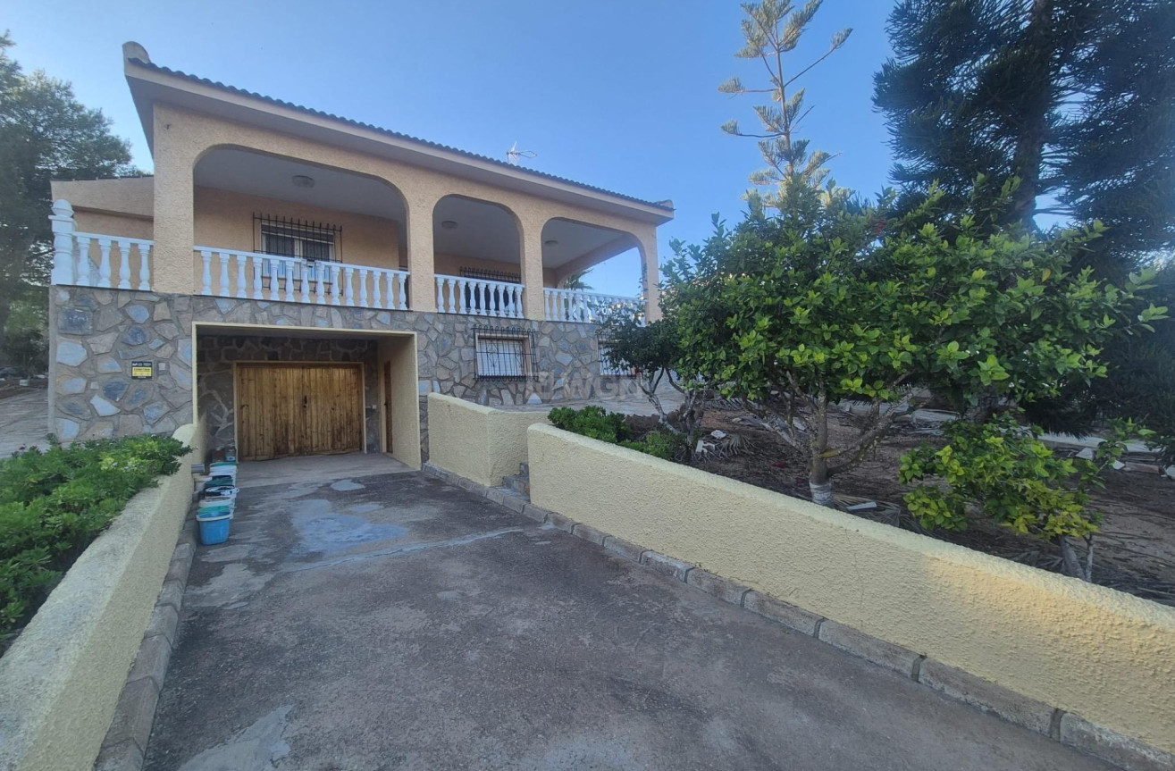 Wiederverkauf - Villa - Torrevieja - Los Balcones - Los Altos del Edén