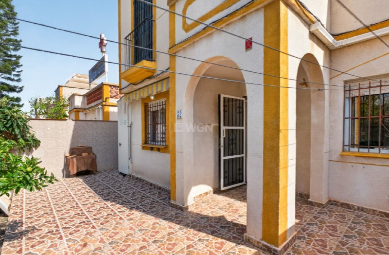 Odsprzedaż - Kamienica - Torrevieja - Costa Blanca