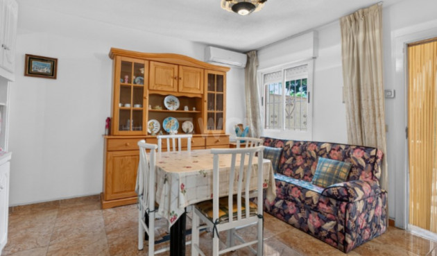 Odsprzedaż - Kamienica - Torrevieja - Costa Blanca
