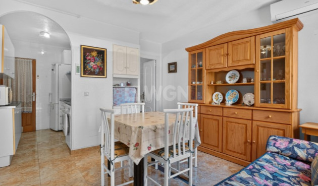 Odsprzedaż - Kamienica - Torrevieja - Costa Blanca