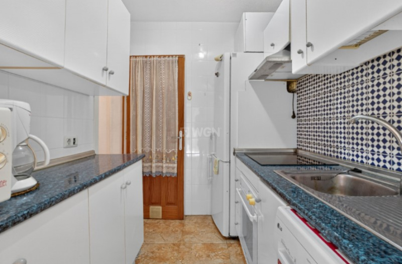 Odsprzedaż - Kamienica - Torrevieja - Costa Blanca