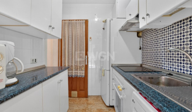 Odsprzedaż - Kamienica - Torrevieja - Costa Blanca