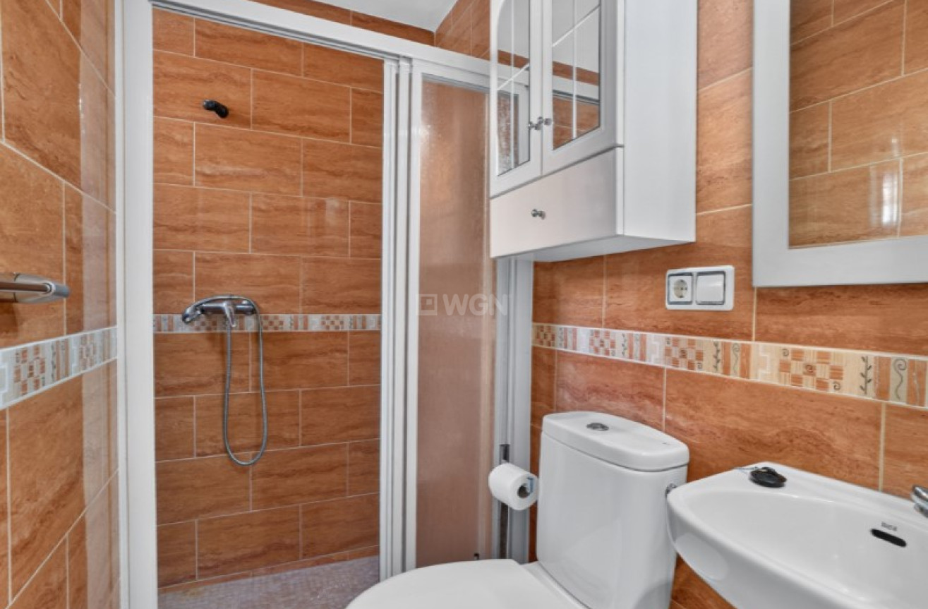 Odsprzedaż - Kamienica - Torrevieja - Costa Blanca