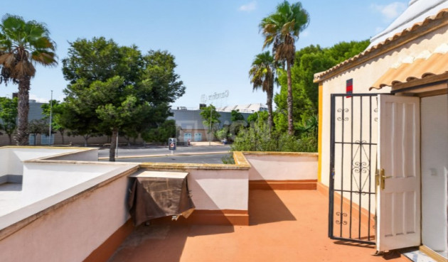 Odsprzedaż - Kamienica - Torrevieja - Costa Blanca