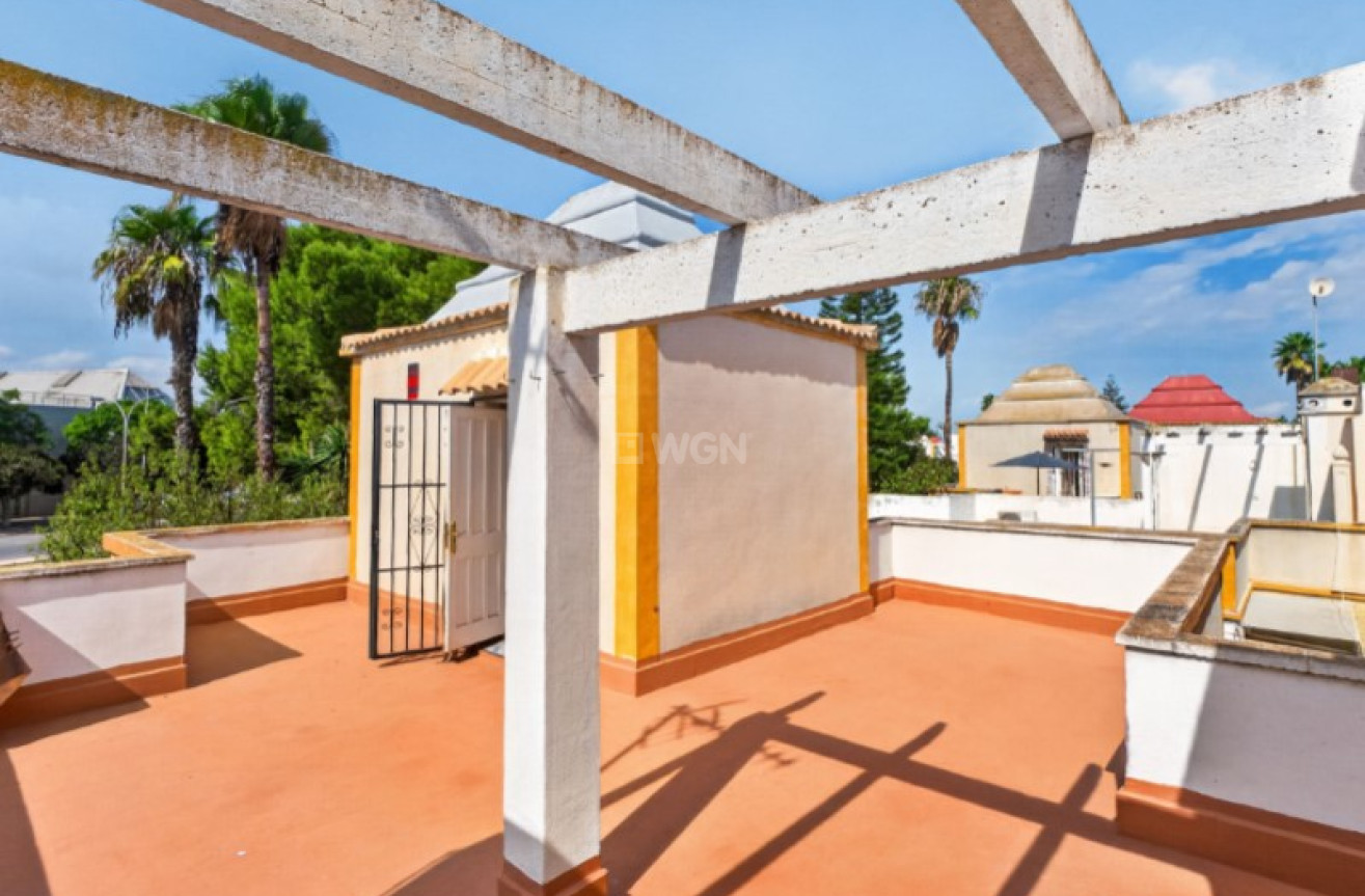 Odsprzedaż - Kamienica - Torrevieja - Costa Blanca