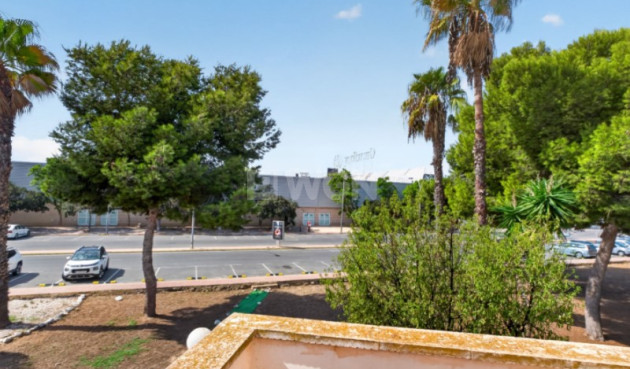 Odsprzedaż - Kamienica - Torrevieja - Costa Blanca
