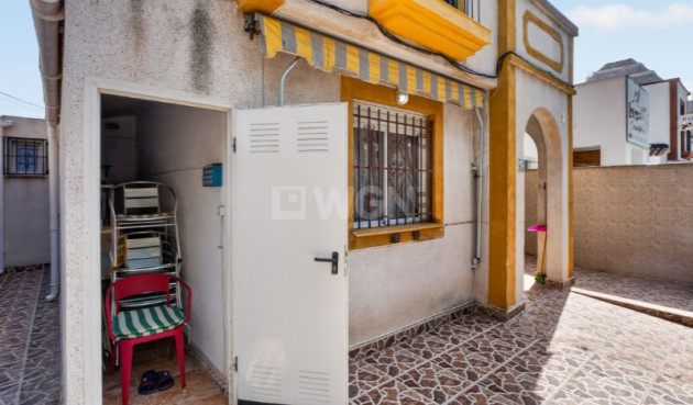 Odsprzedaż - Kamienica - Torrevieja - Costa Blanca