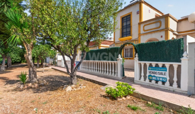 Odsprzedaż - Kamienica - Torrevieja - Costa Blanca