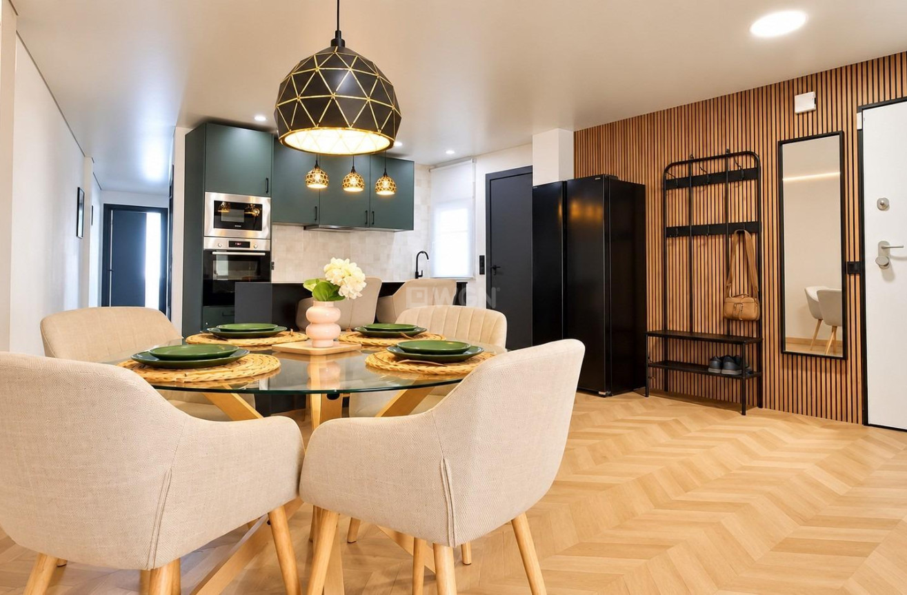 Resale - Apartment / flat - Torrevieja - Playa del Cura