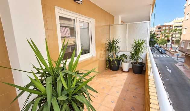 Resale - Apartment / flat - Torrevieja - Playa del Cura