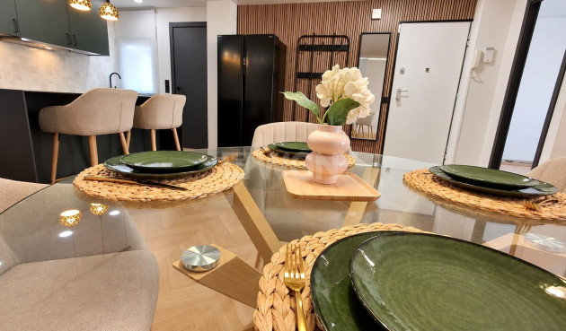 Resale - Apartment / flat - Torrevieja - Playa del Cura