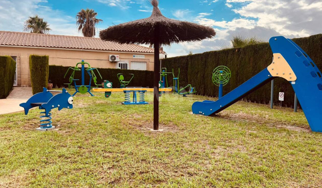 Odsprzedaż - Villa - Villamartin - Costa Blanca