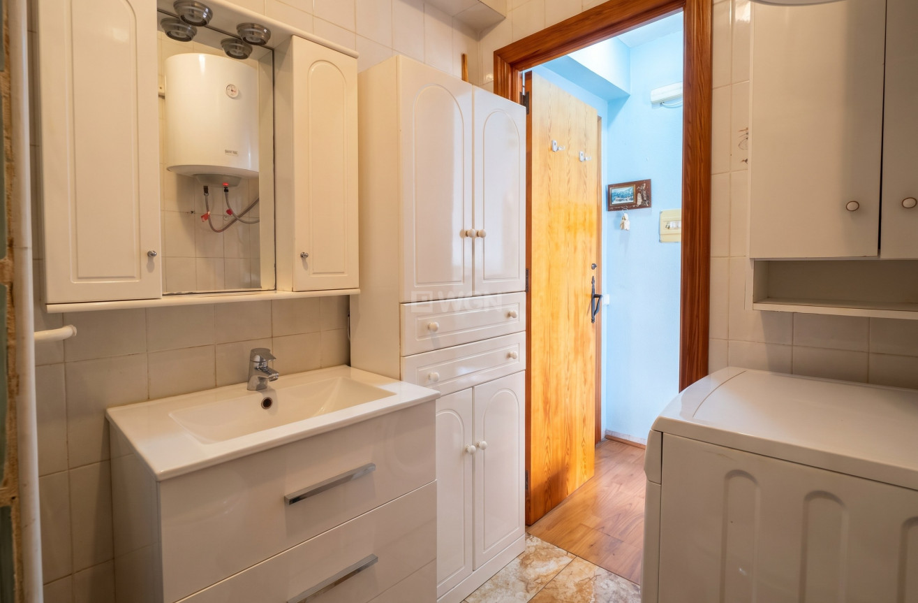 Resale - Apartment / flat - Torrevieja - Costa Blanca