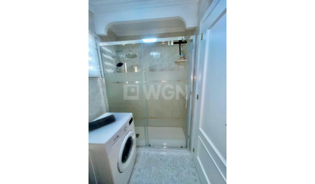 Resale - Apartment / flat - Torrevieja - Estacion De Autobuses