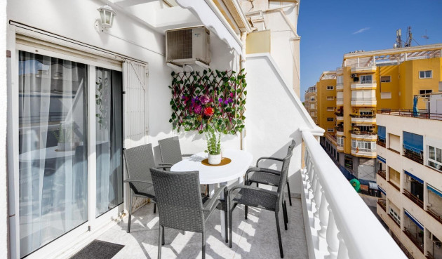 Resale - Apartment / flat - Torrevieja - Estacion De Autobuses