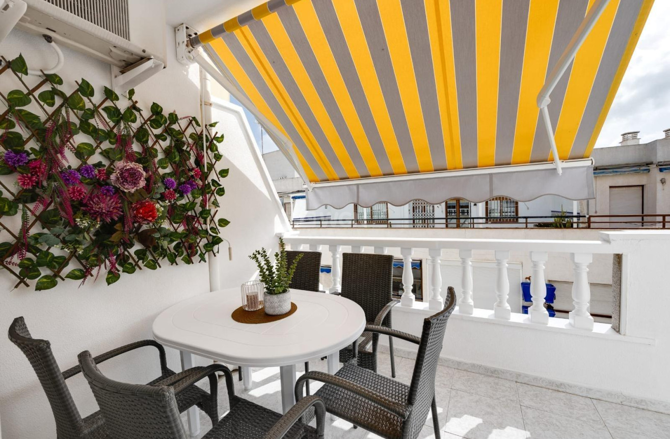 Resale - Apartment / flat - Torrevieja - Estacion De Autobuses