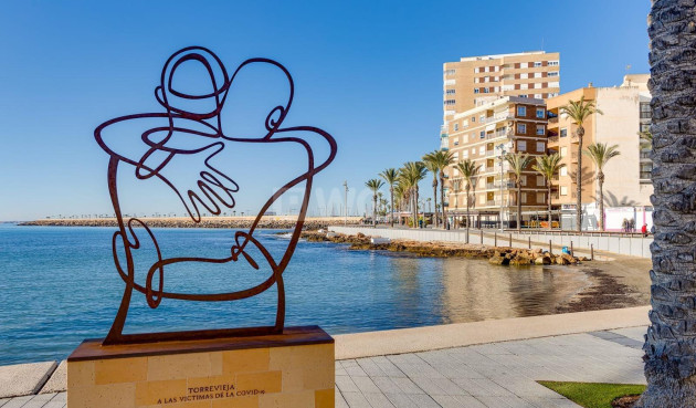 Resale - Apartment / flat - Torrevieja - Estacion De Autobuses