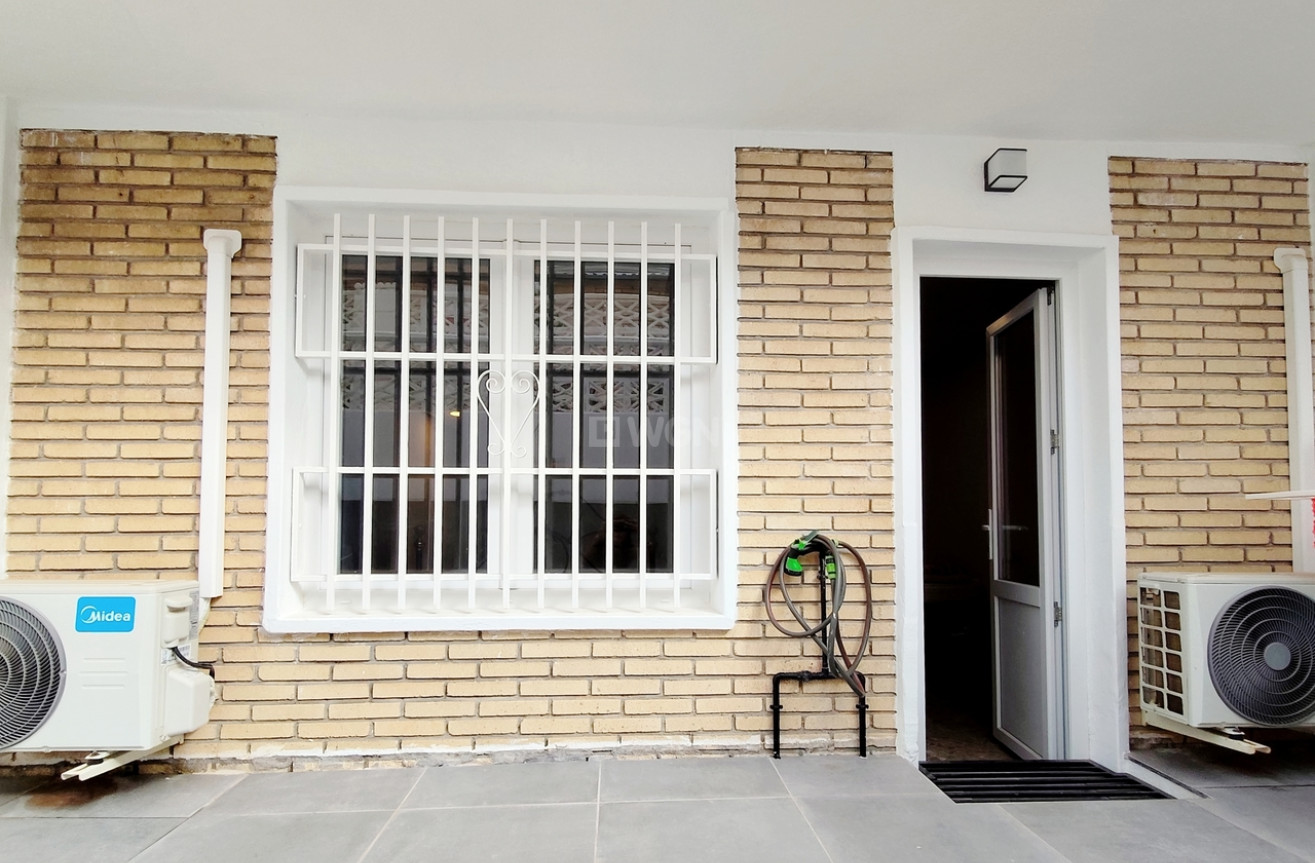 Reventa - Apartamento / piso - La Mata - Costa Blanca