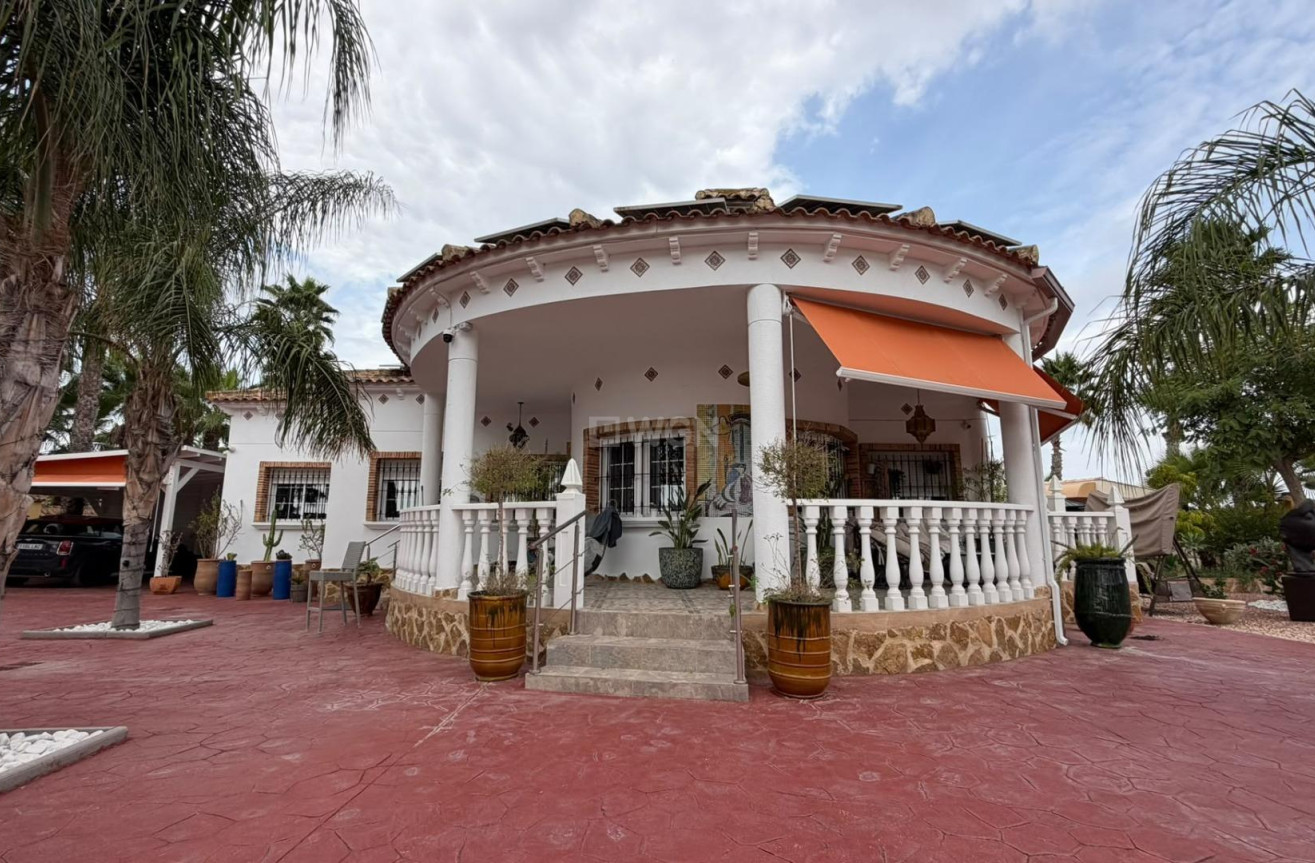 Odsprzedaż - Villa - Catral - Comunidad Valenciana