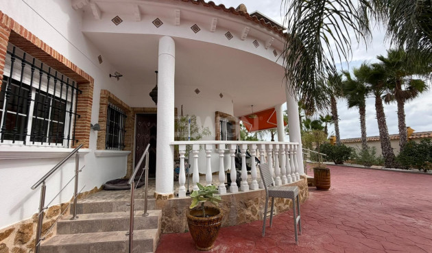 Odsprzedaż - Villa - Catral - Comunidad Valenciana
