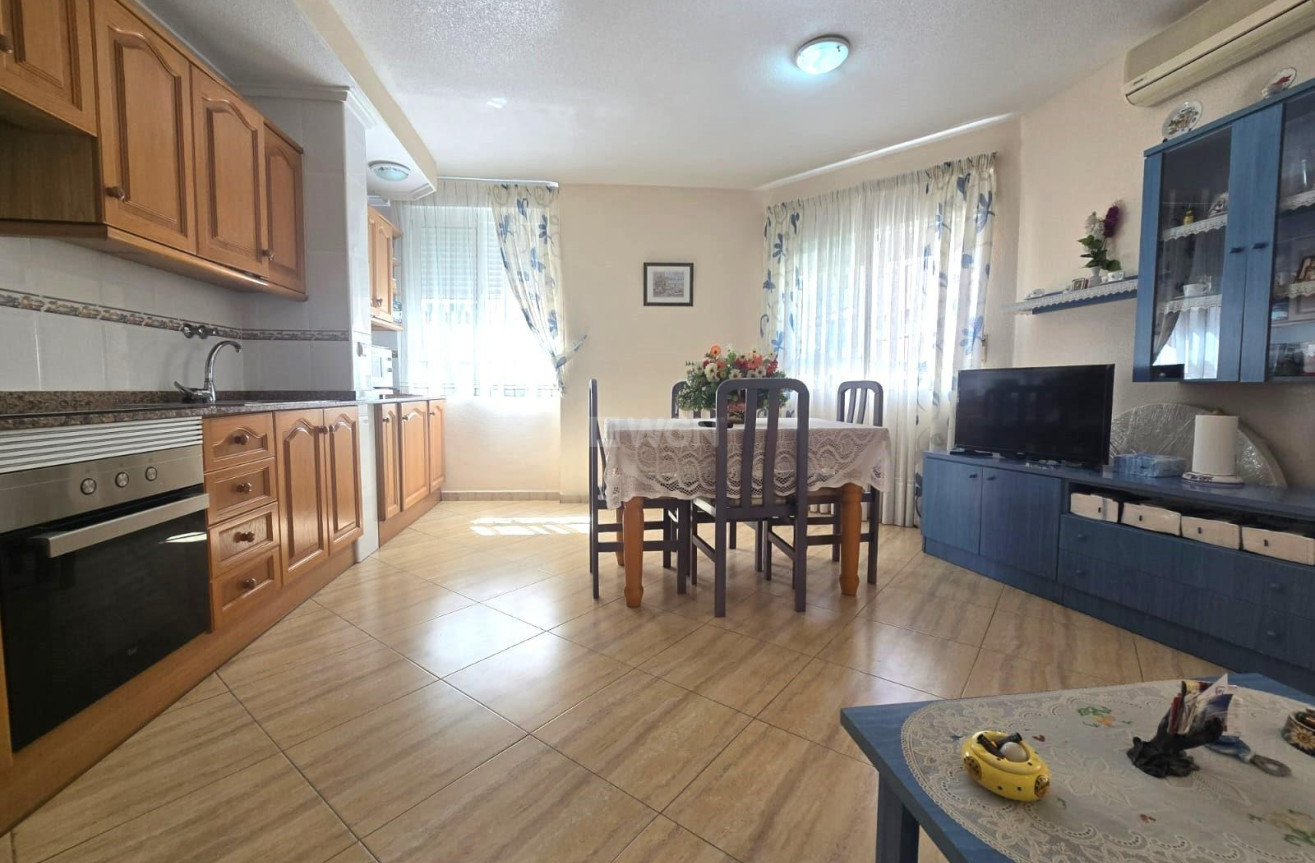 Resale - Apartment / flat - Torrevieja - Playa del Cura